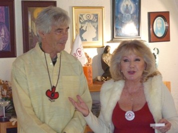The International Commitee Gives the Roerich Medal to José Argüelles