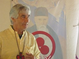 The International Commitee Gives the Roerich Medal to José Argüelles